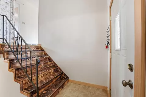 Entry Way - 833 Lewis Pl, Saint Cloud, MN 56301 photo 2 of 3