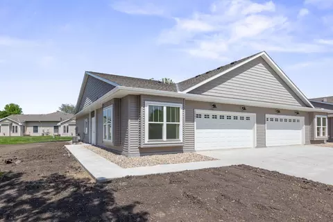 1051 Golf Course Rd NW, Hutchinson, MN 55350