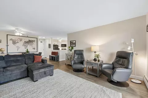 6500 Woodlake Dr #710, Richfield, MN 55423