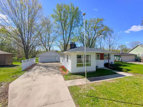 2501 Pearl Ct SE, Rochester, MN 55904