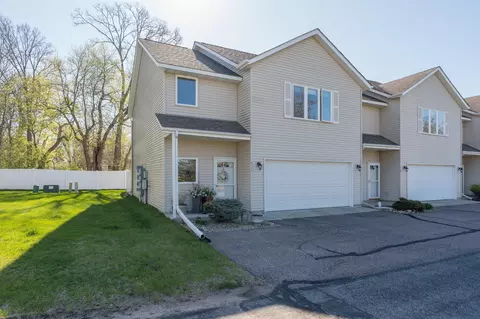 2110 Willow Trl, North Mankato, MN 56003