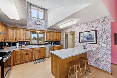 Kitchen - 14435 Pineview Dr, Becker, MN 55308 photo 1 of 6