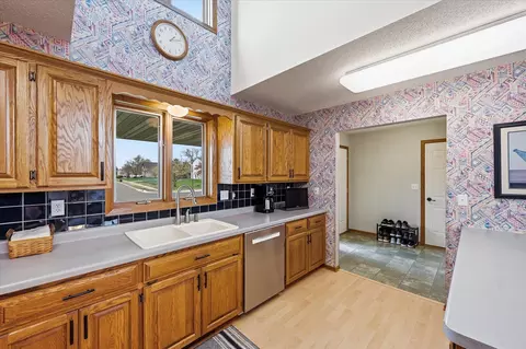 Kitchen - 14435 Pineview Dr, Becker, MN 55308 photo 2 of 6