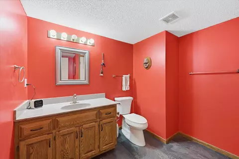 Bath - 14435 Pineview Dr, Becker, MN 55308 photo 2 of 2
