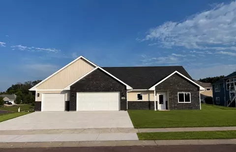 148 Hidden Oaks Cir, Mankato, MN 56001