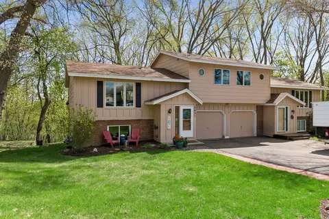 7451 Bittersweet Dr, Eden Prairie, MN 55344