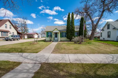 407 Holden Ave, Henning, MN 56551