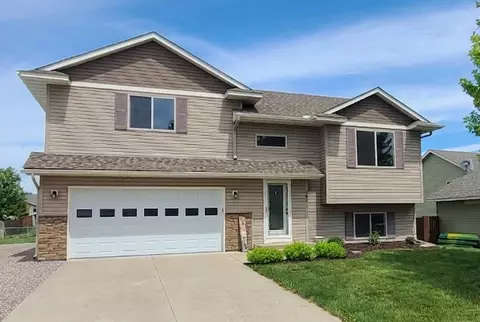202 Summerfield Ln, Waverly, MN 55390