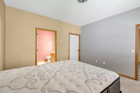 321 Summer Pl E, Maplewood, MN 55117 photo 15