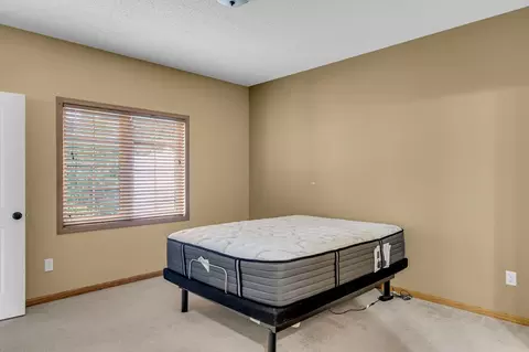 321 Summer Pl E, Maplewood, MN 55117 photo 16