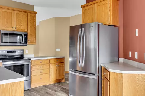 321 Summer Pl E, Maplewood, MN 55117 photo 7