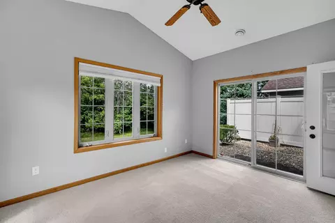 321 Summer Pl E, Maplewood, MN 55117 photo 21