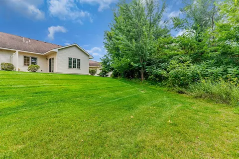321 Summer Pl E, Maplewood, MN 55117 photo 31