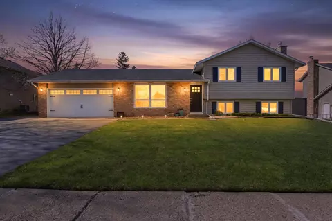 4770 142 Nd St W, Apple Valley, MN 55124