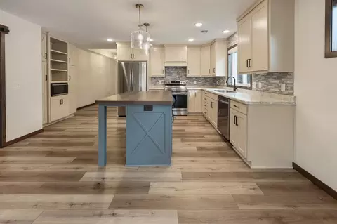 Kitchen - 2323 40th Ave S, Saint Cloud, MN 56301 photo 1 of 2