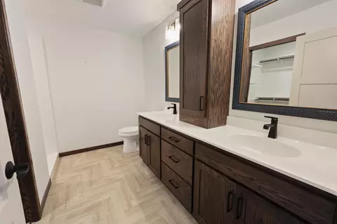 Bath - 2323 40th Ave S, Saint Cloud, MN 56301 photo 3 of 5