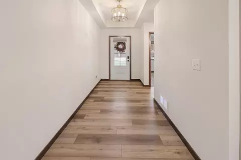Entry Way - 2323 40th Ave S, Saint Cloud, MN 56301 photo 2 of 4