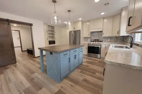Kitchen - 2323 40th Ave S, Saint Cloud, MN 56301 photo 2 of 2