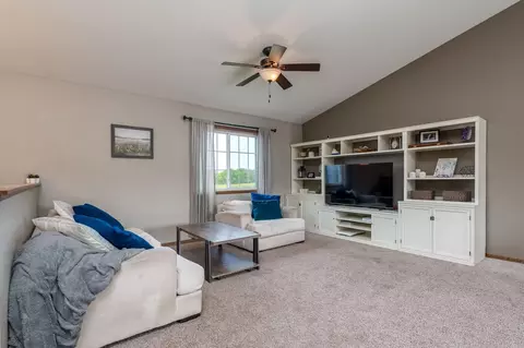 Living - 2080 Pratt Cir, Saint Peter, MN 56082 photo 1 of 3