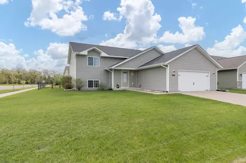 Exterior - 2080 Pratt Cir, Saint Peter, MN 56082 photo 2 of 5