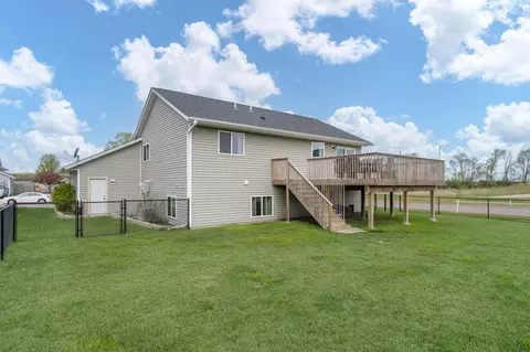 Exterior - 2080 Pratt Cir, Saint Peter, MN 56082 photo 4 of 5