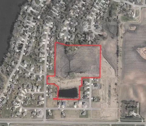 000 Roberts Rd SW, Hutchinson, MN 55350