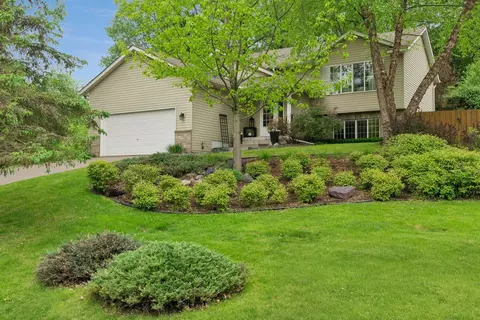 589 Mcknight Rd S, Saint Paul, MN 55119