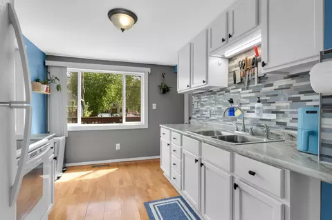 Kitchen - 978 3rd St E, Saint Paul, MN 55106 photo 3 of 4