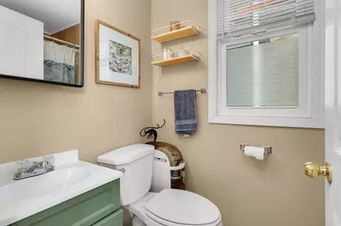 Bath - 978 3rd St E, Saint Paul, MN 55106 photo 1 of 2
