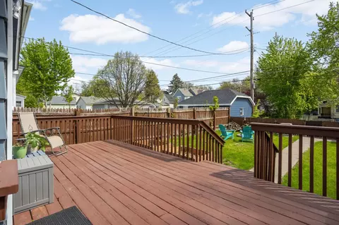 Exterior - 978 3rd St E, Saint Paul, MN 55106 photo 3 of 5