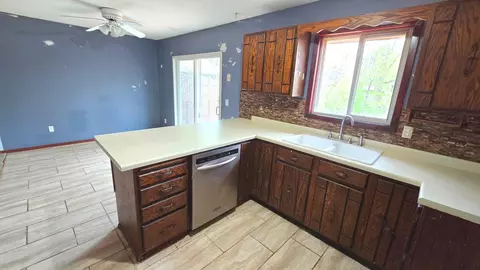 Kitchen - 1012 104th Ave NW, Coon Rapids, MN 55433 photo 3 of 3