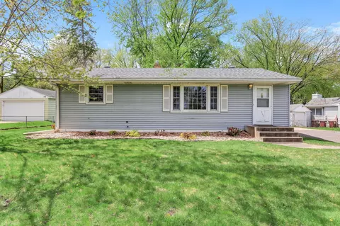 364 Meadow Ln, Woodbury, MN 55125