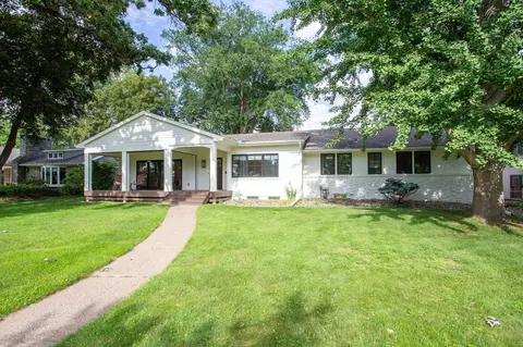 524 Mississippi River Blvd S, Saint Paul, MN 55116