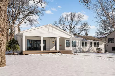 524 Mississippi River Blvd S, Saint Paul, MN 55116