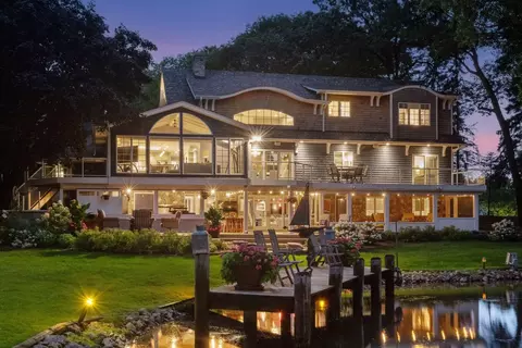 3135 N Shore Dr, Wayzata, MN 55391