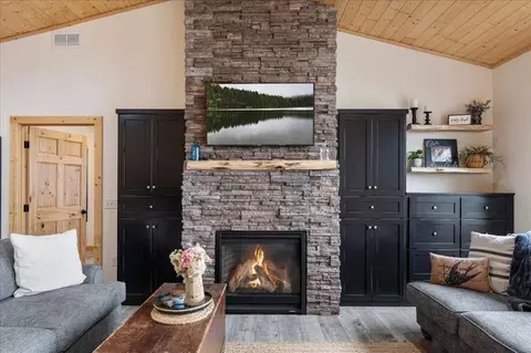 Living - 51425 Long Point Pl, Mcgregor, MN 55760 photo 2 of 6