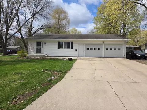 734 Merrill St SW, Hutchinson, MN 55350