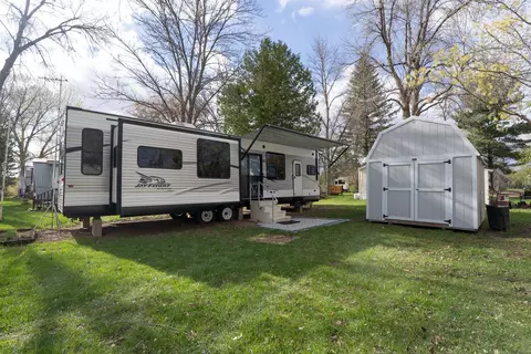 32741 N Lakes Trl # 5D, Lindstrom, MN 55045