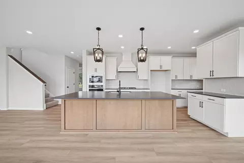 10577 Minnesota Ln N, Maple Grove, MN 55369