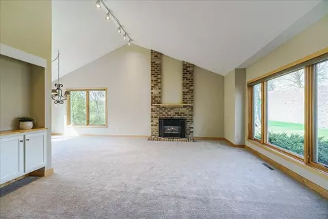 Living - 4112 Havenhill Cir, Eagan, MN 55123 photo 3 of 12