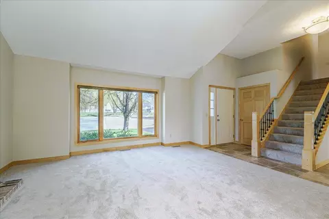 Living - 4112 Havenhill Cir, Eagan, MN 55123 photo 2 of 12