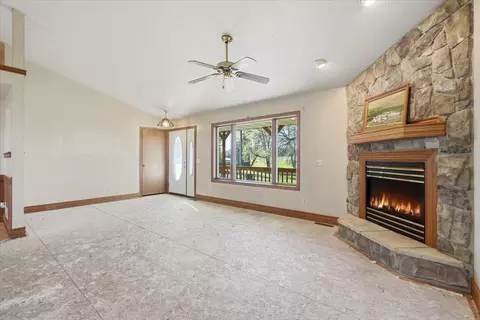 Living - 2072 30th Ave, Baldwin, WI 54002 photo 2 of 3