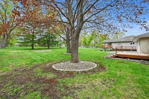 Exterior - 2115 W 105th St, Bloomington, MN 55431 photo 4 of 5