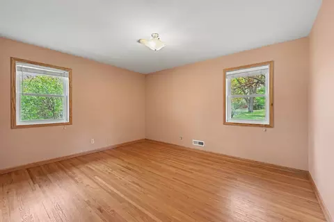 Bedroom - 2115 W 105th St, Bloomington, MN 55431 photo 2 of 5