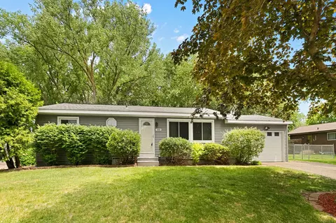 1953 Lakeaires Blvd, White Bear Lake, MN 55110