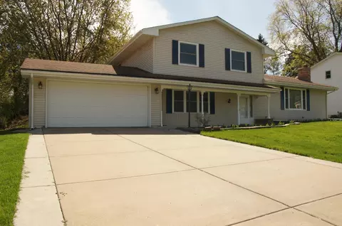 746 Belmont Ln E, Maplewood, MN 55117