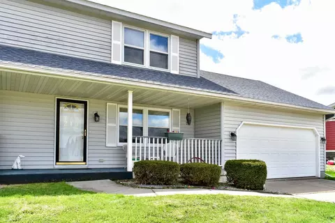 213 Sunset Ave NW, Altura, MN 55910