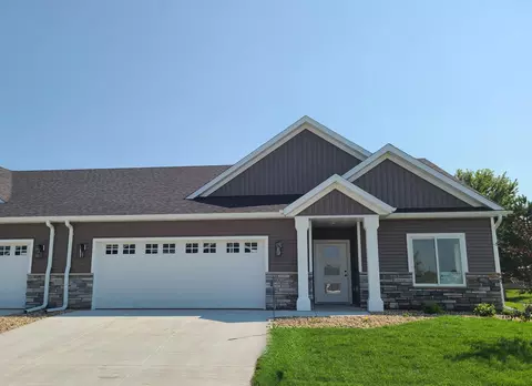 1002 11th Pl NW, Kasson, MN 55944