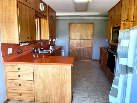 Kitchen - 824 Brown St, Jackson, MN 56143 photo 1 of 2