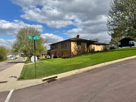 Exterior - 824 Brown St, Jackson, MN 56143 photo 2 of 7